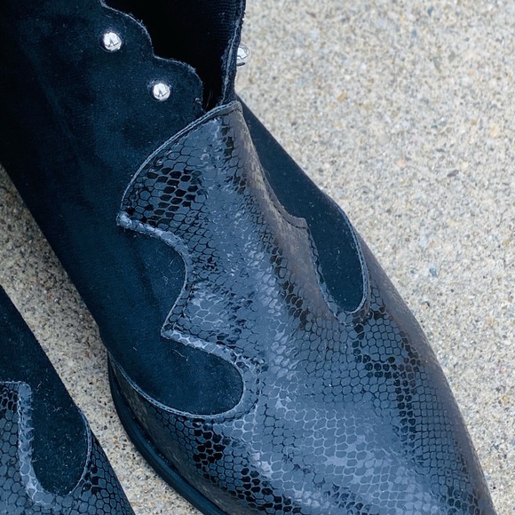 Super Cute Black Studded Ankle Boot 🖤 - Picture 3 of 8